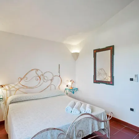 Belvilla By Oyo Pitrizzina, Cleaning Included Вилла Порто-Черво